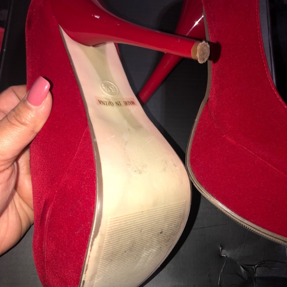Red Heels 👠 - Picture 5 of 6